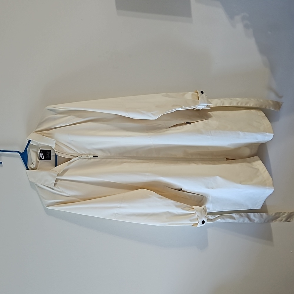 Women's Nike Lightweight Jacket!